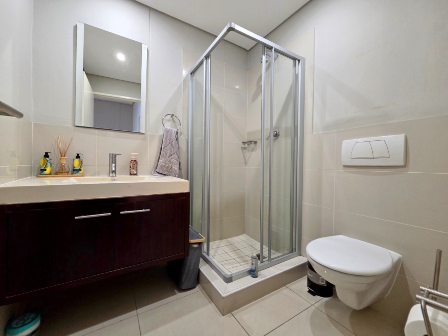 To Let 2 Bedroom Property for Rent in Green Point Western Cape